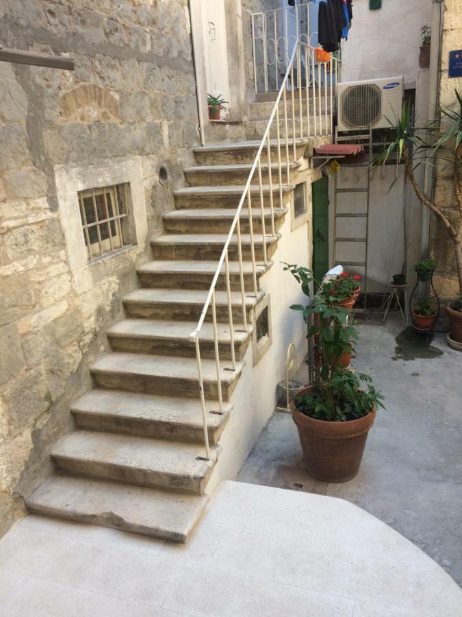 Studio apartman Ana Split Bagian luar foto